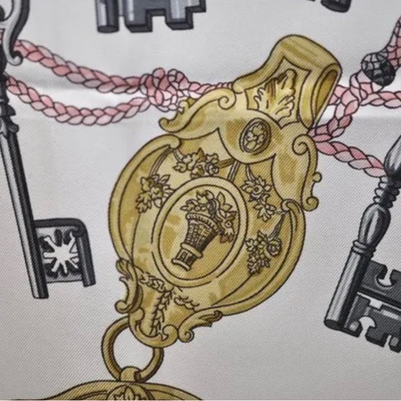 HERMES Carre 90 Scarf "LES CLES" Silk Pink - Picture 7 of 13